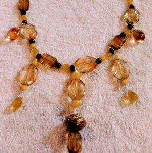 Pretty amber color drop neklace
